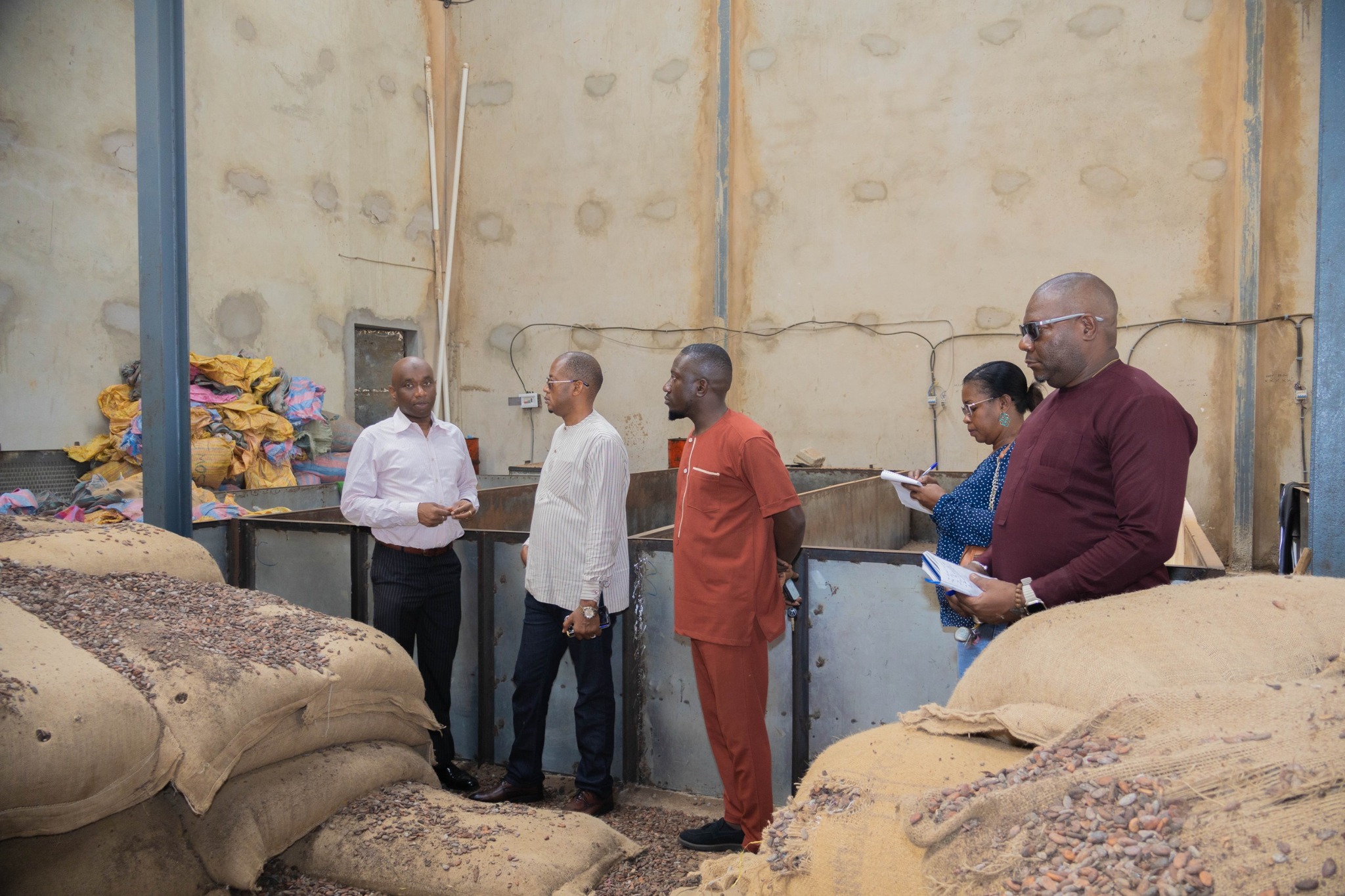 Visite de terrain chez des exportateurs de cajou et de cacao à Conakry.